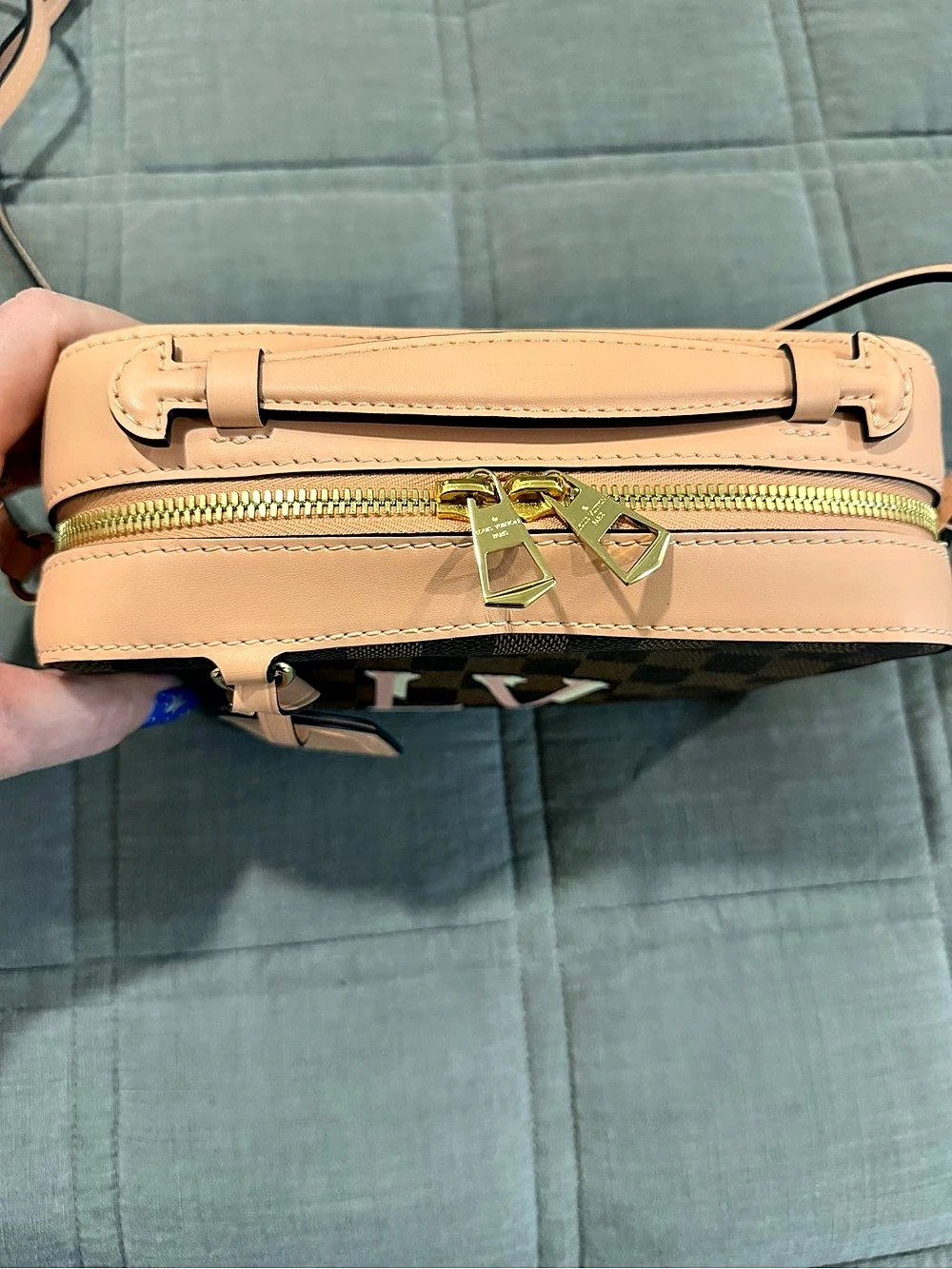 Louis Vuitton Damier Ebene Santa Monica Crossbody - Picture 3 of 16